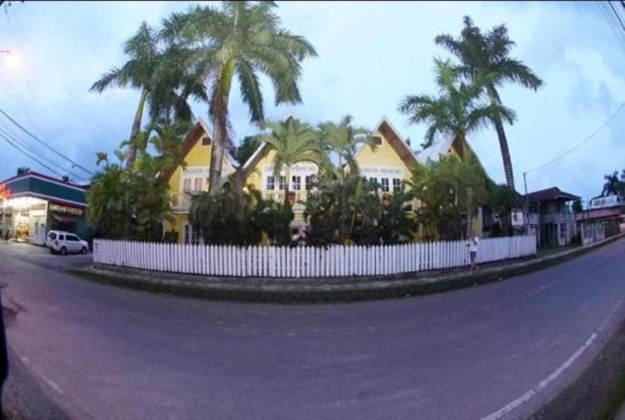 Yellow Houses Bocas โบกัสทาวน์ ภายนอก รูปภาพ